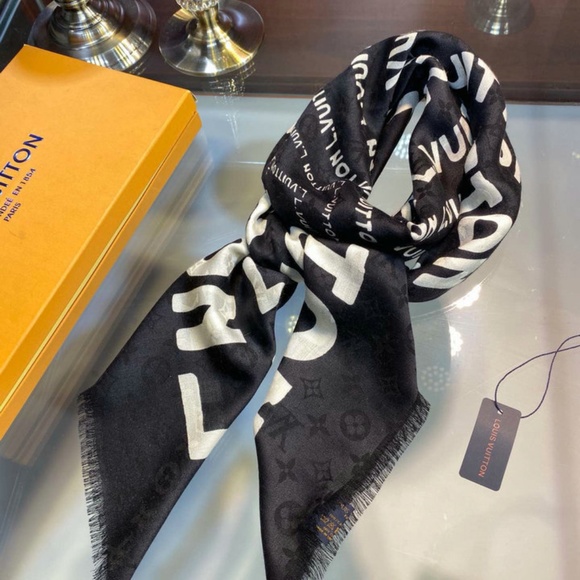 blackscarf